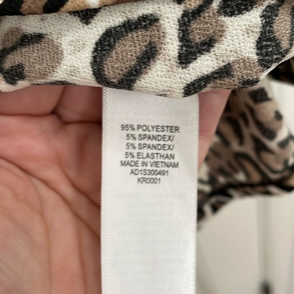 ADRIANNA PAPELL sleeveless animal print knit top.  S - Picture 6 of 8